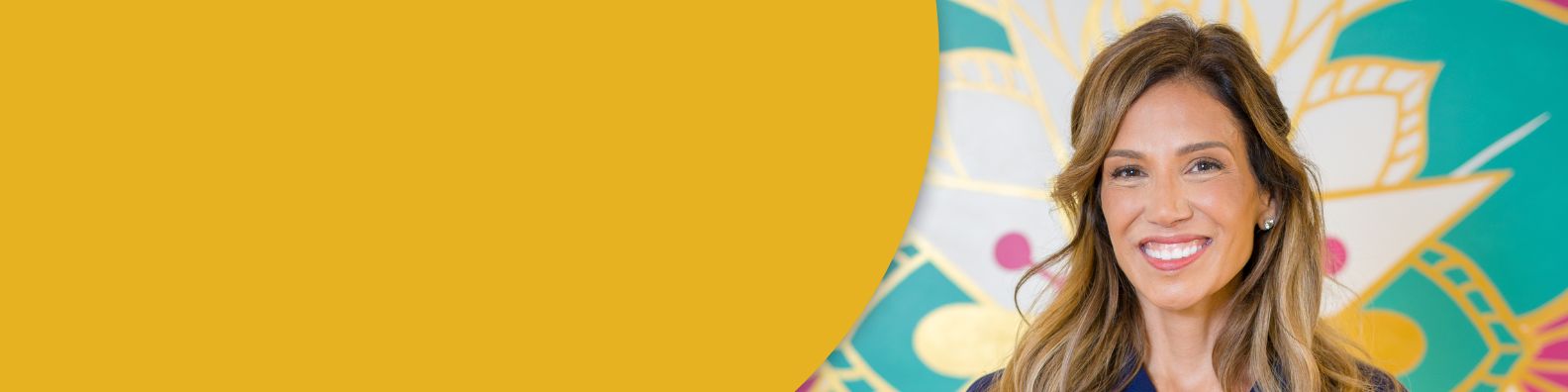 Dr. Desi Bartlett, a CSP Global kinesiology doctorate graduate, receives the 2025 IDEA Fitness Leader of the Year award.